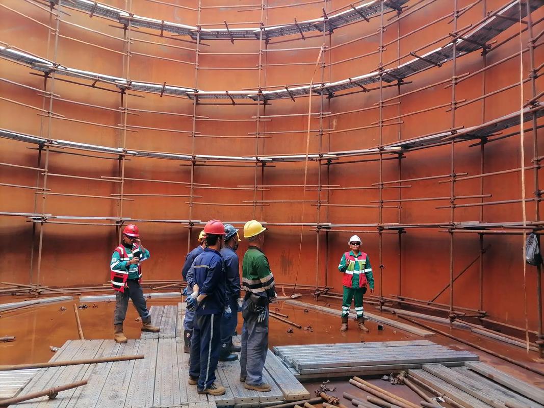 我要上熱門#防腐工程施工 #艱辛歷程