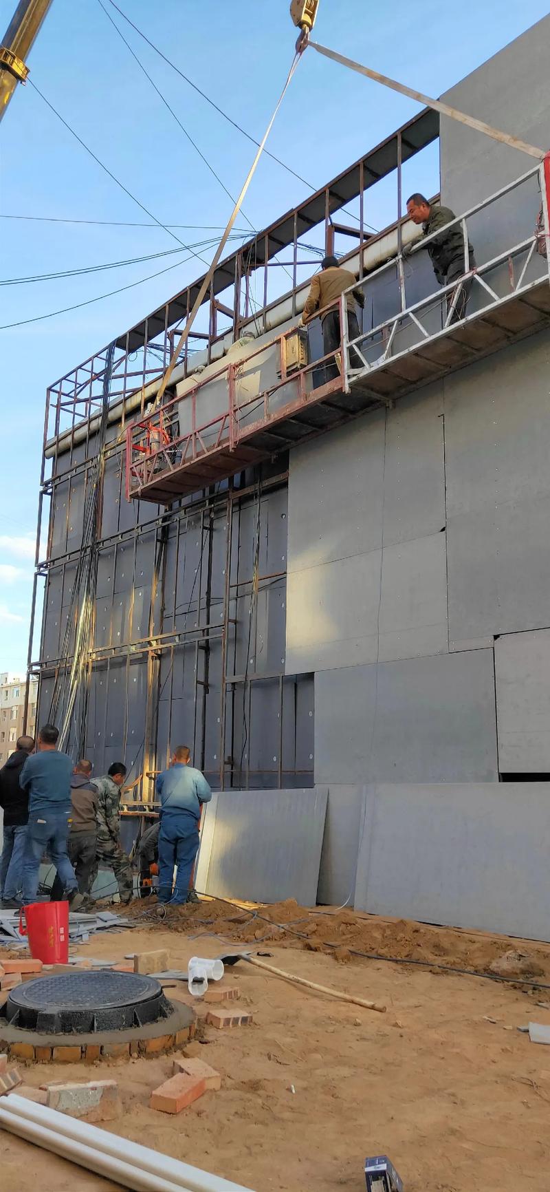 辦公樓外立面真石漆保溫工程,加班加點干!#上熱門話題